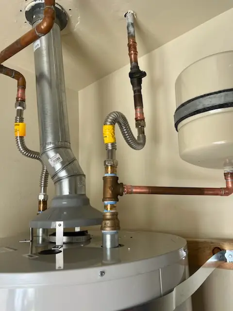 Water heater installation and plumbing repair in San Pablo